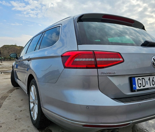 Volkswagen Passat cena 79000 przebieg: 162000, rok produkcji 2018 z Gdańsk małe 277
